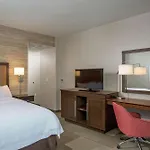Hampton Inn & Suites Oahu Kapolei - Free Parking - No Resort Fee