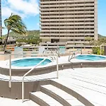 Tropical Bliss, Mountain View Condo Near Waikiki Beach With Free Parking