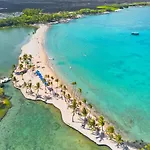 Hilton Pool Pass Included, Kolea - Luxe Penthouse