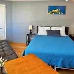 Waikiki Studio Steps To Beach-Mall Free Parking-Wifi