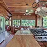 Tropical Cabana With Deck, Hot Tub And Lush Scenery!