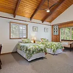 Kilauea Lodge And Restaurant