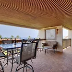 Kailua-Kona Condo With Resort Access And Ocean View!
