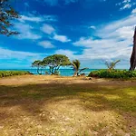 Islander On The Beach 250