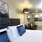 King Bed, Spacious, Legal, View