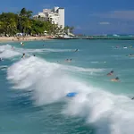 Waikiki Banyan 1Br With Great Ocean Views, Steps To Beach & Parking!