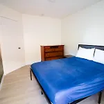 Waikiki Beachside Hostel