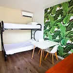Waikiki Beachside Hostel