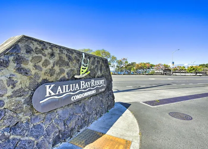 Big Island Condo With Pool Access Walk To Beach!