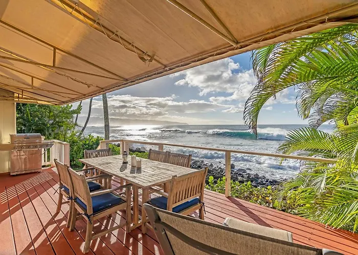 Waimea Bay Shoreline House