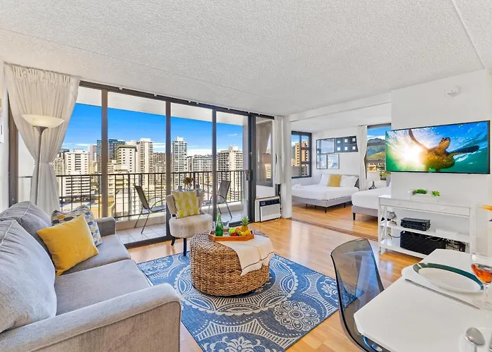 Aloha Getaway, Ocean View Condo Near Waikiki Beach With Free Parking