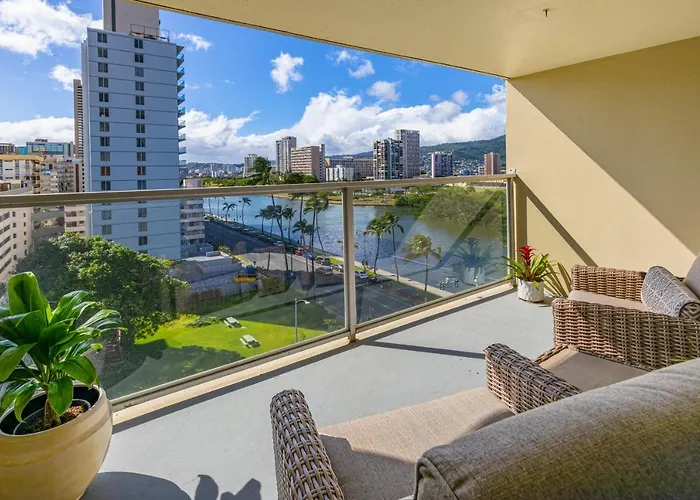 Beautifully Upgraded Studio Close To Waikiki Beach