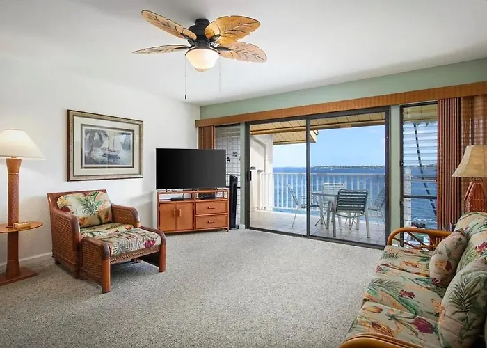 Sea Village Condo With Unobstructed Ocean Views And Oceanside Pool