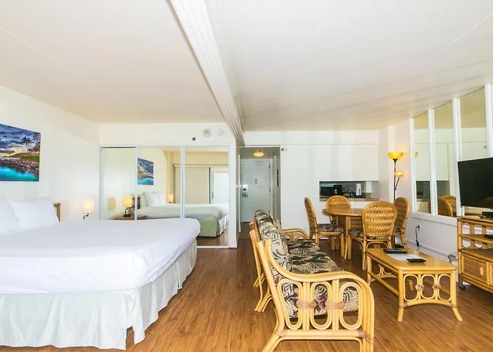 Ilikai Tower 1127 Yacht Harbor View 1Br