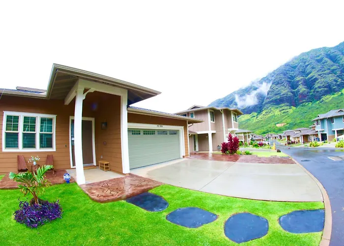 New 4 Bedroom Home With Ocean And Gorgeous Mountain Views In The Gated Community Of Mauna Olu