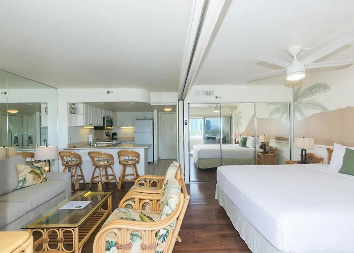 Ilikai Tower 633 Yacht Harbor View 1Br