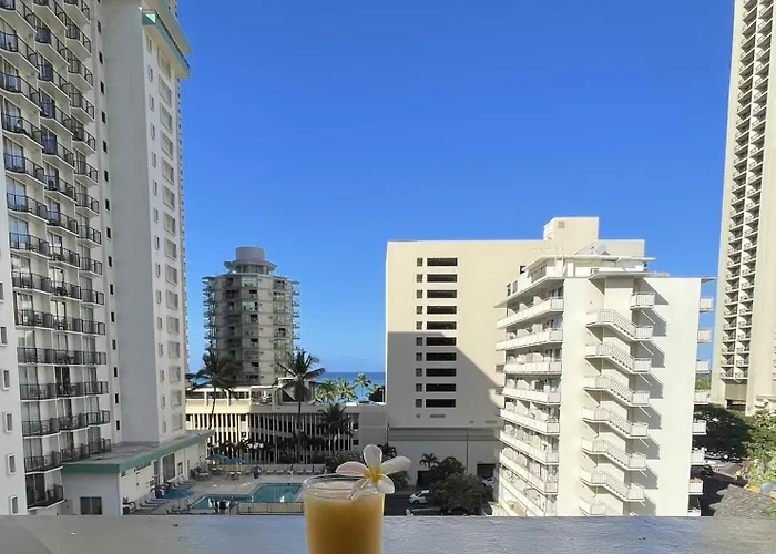 Contemporary Ocean View Suite - Heart Of Waikiki!