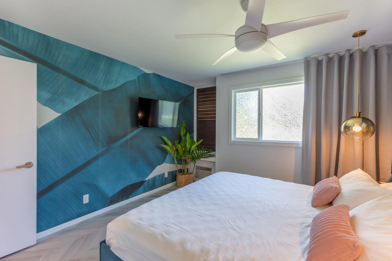 Modern, Romantic Vibes In The Tropics Apartment