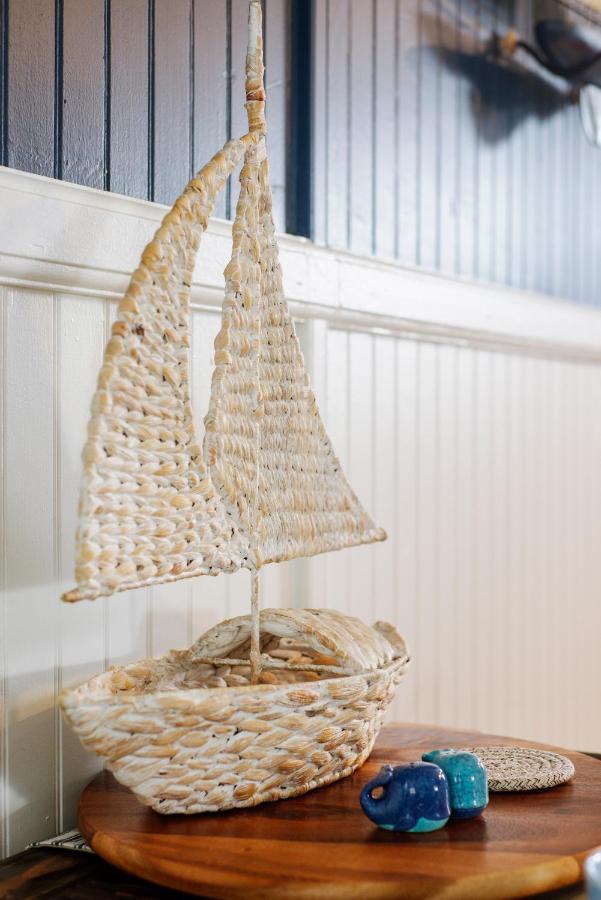 New Whaler Inn- Nautical Magic Downtown Holiday home