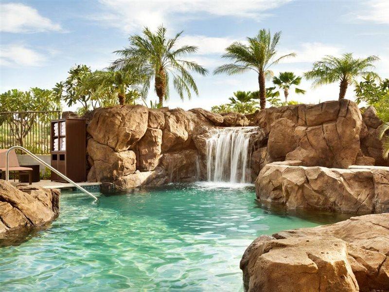 Hotel Embassy By Hilton Oahu - Free Breakfast 4*