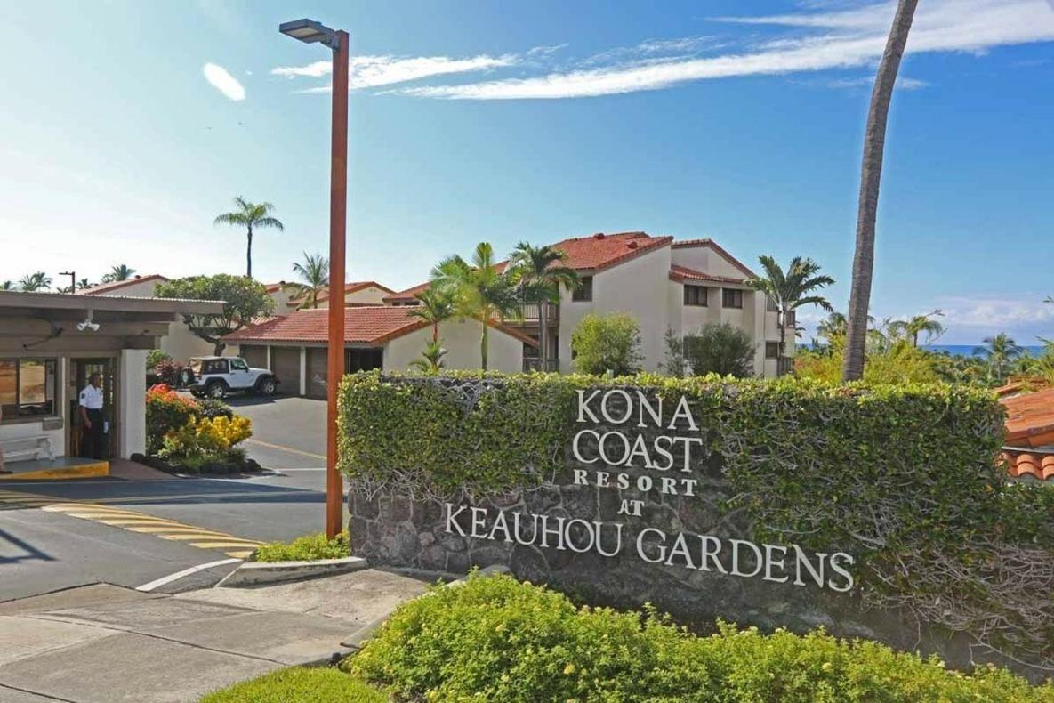 Holiday home Oceanfront With 2 Pools, Tennis Courts, And Expansive Ocean Views - 10-104 *