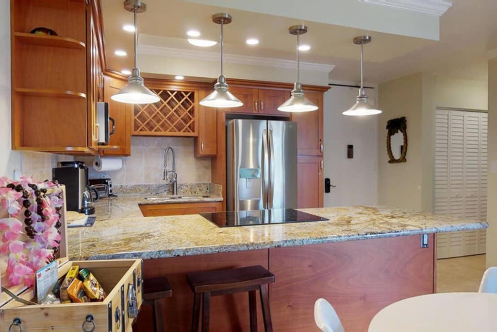 Apartment Oceanfront Penthouse With Amazing Views At Kauhale Makai