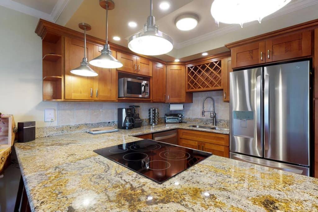 Apartment Oceanfront Penthouse With Amazing Views At Kauhale Makai