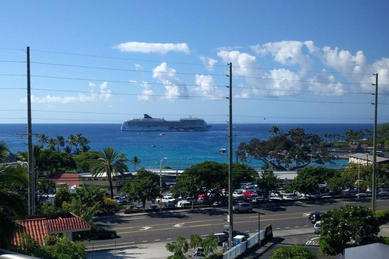 Apartment Top-floor Bay With Ocean Views!