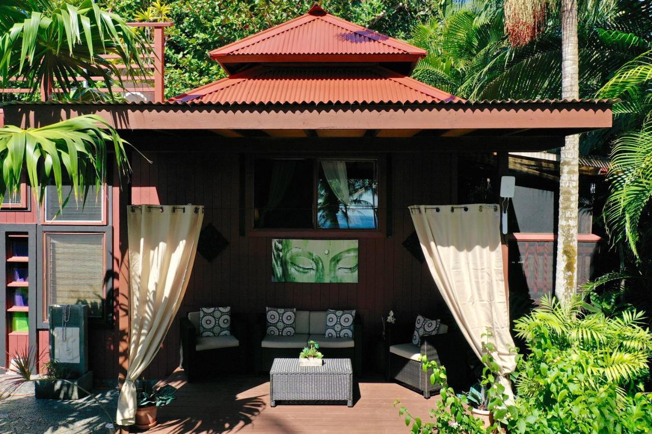 The Bali House And At Hawaii Kehena