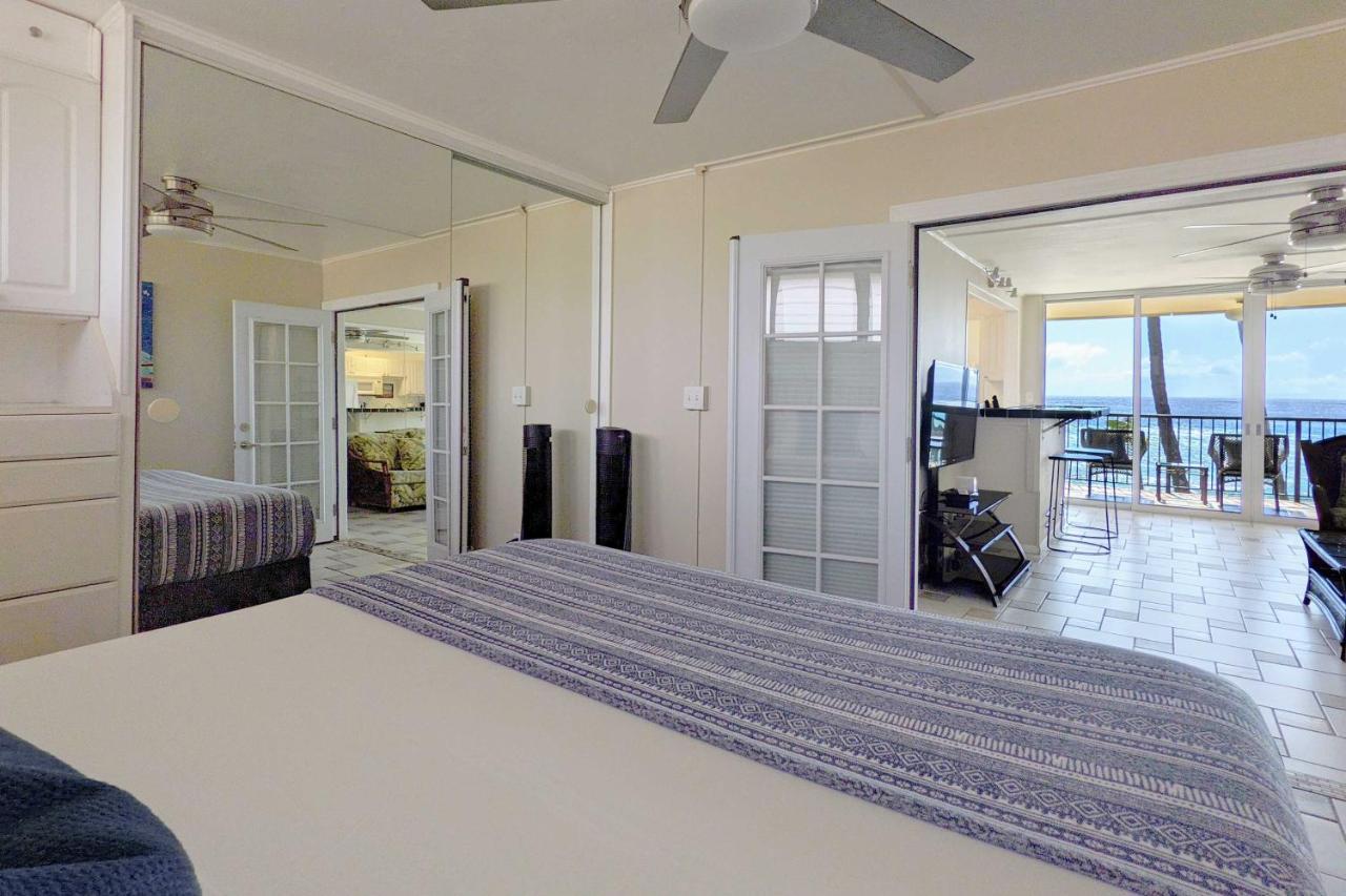 Oceanfront Lahaina With Balcony And Pool Access! Apartment