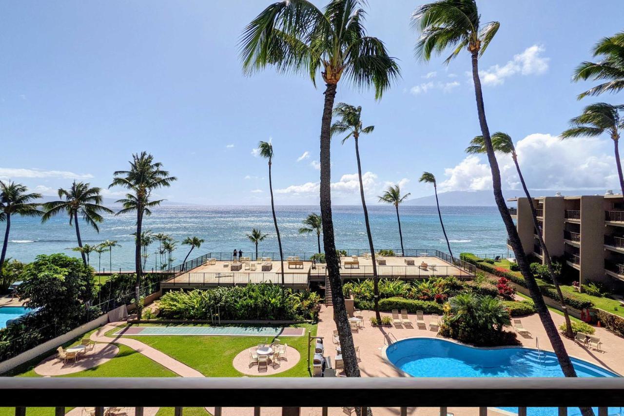 Oceanfront Lahaina With Balcony And Pool Access! Apartment *
