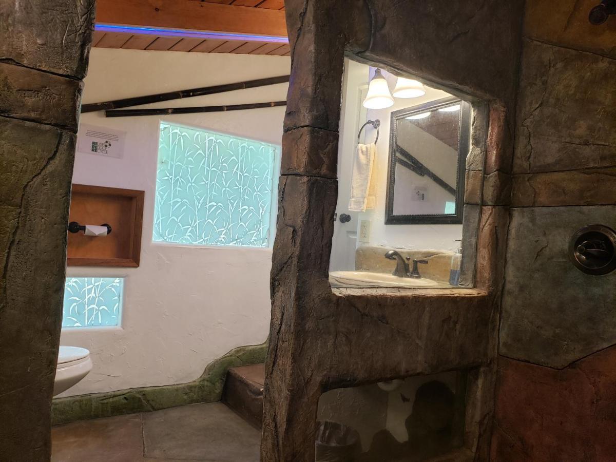 Kilauea Lodge