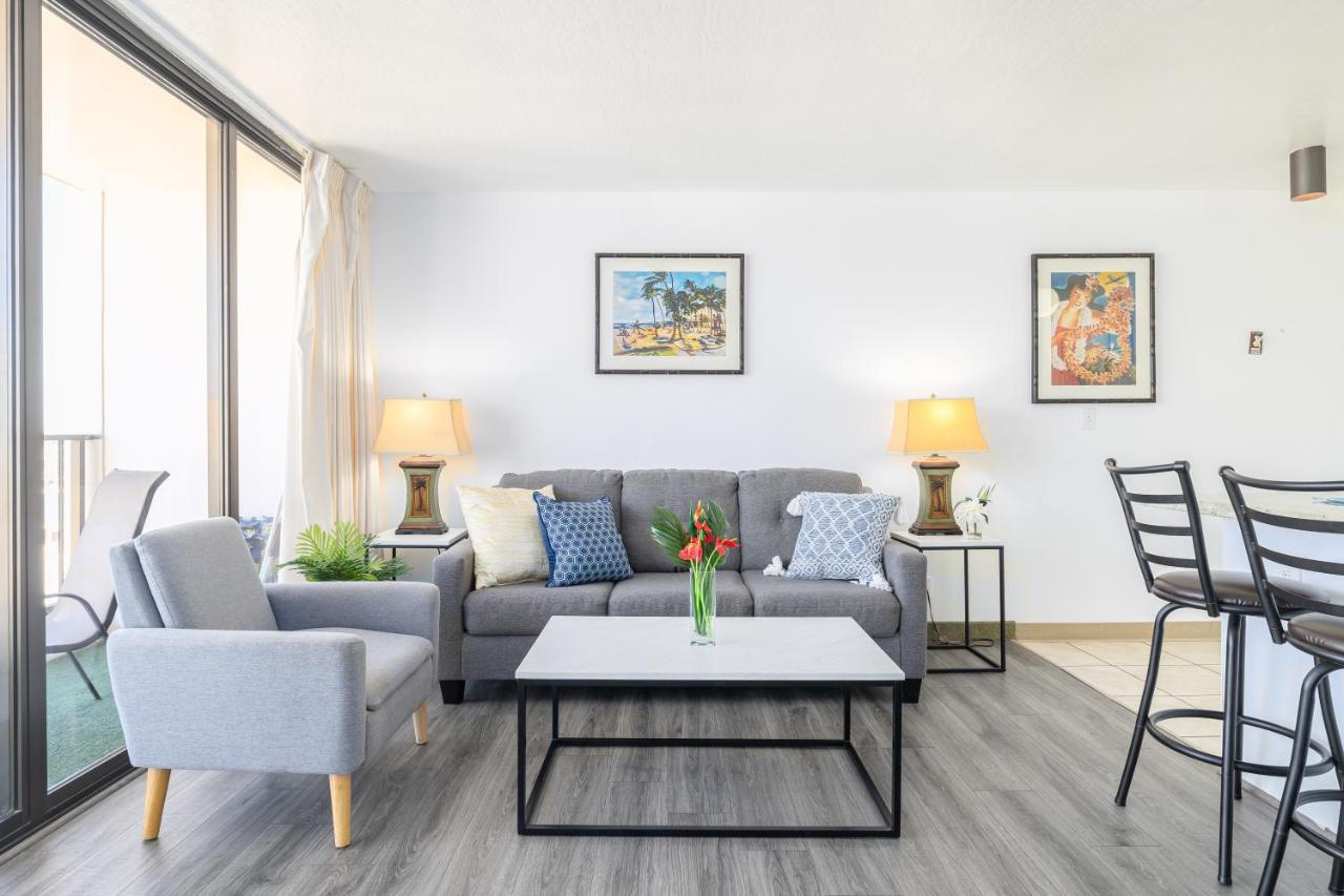 Waikiki Escapade Mountain Views Condo, Steps To With Parking Perk Apartment *