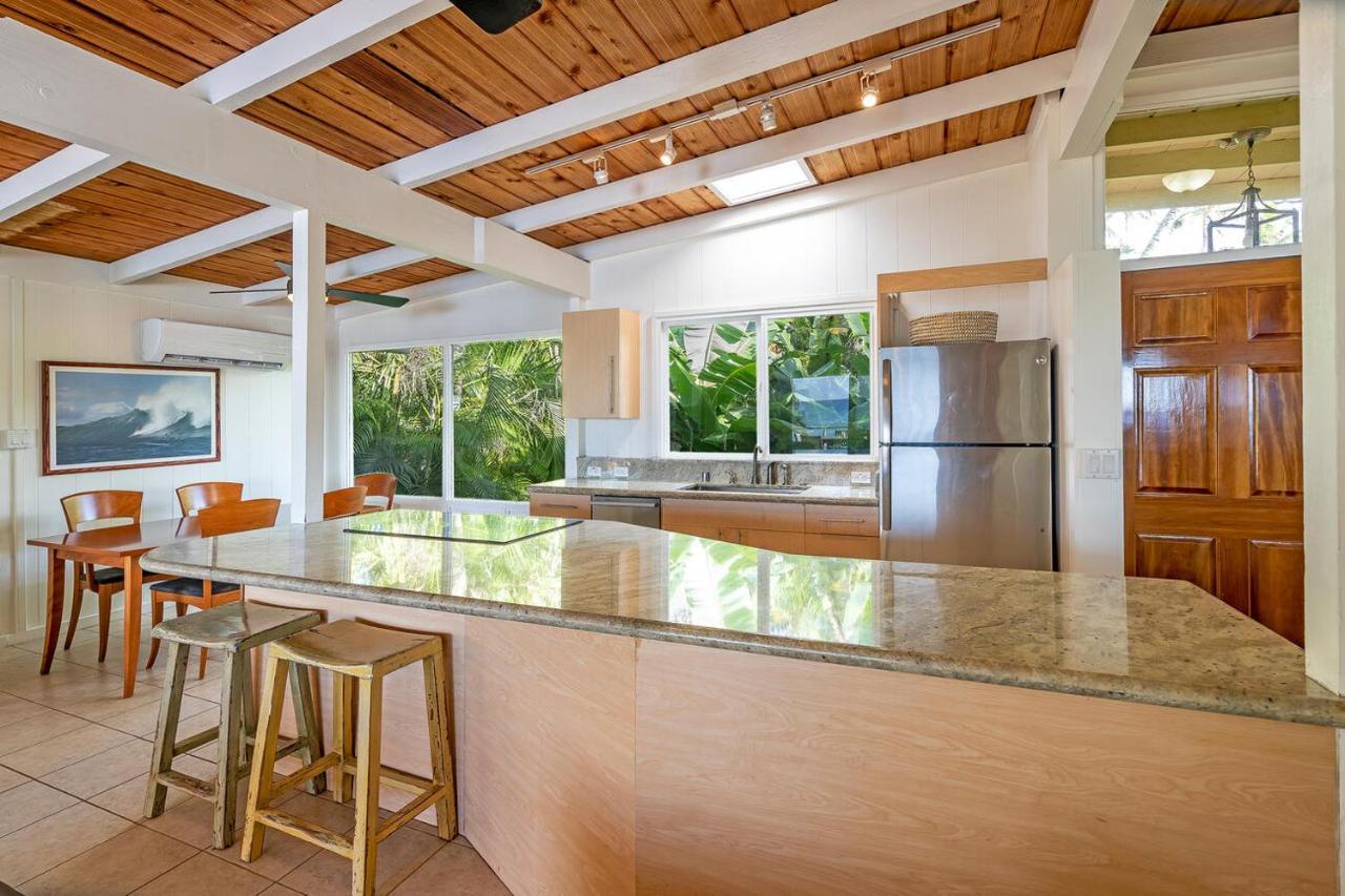 Waimea Bay Shoreline House *