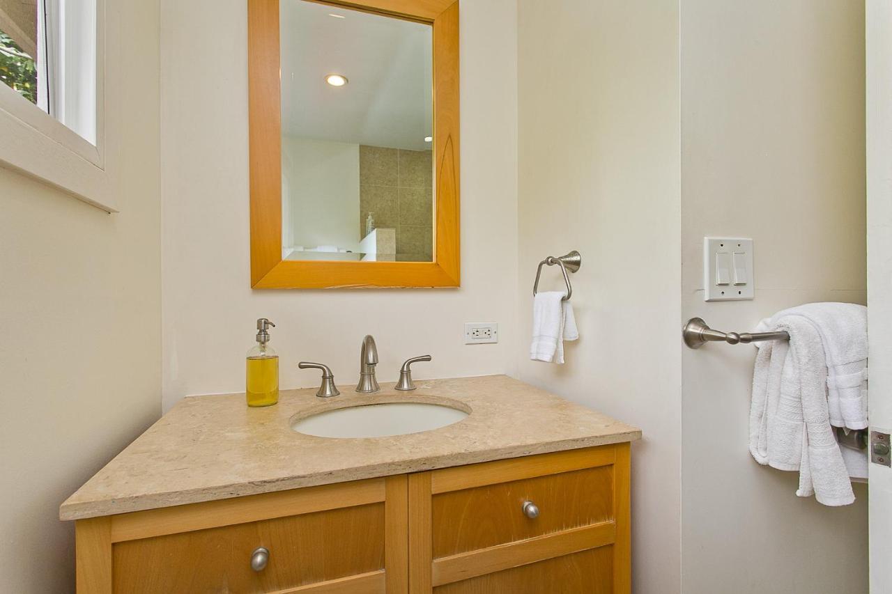 Waimea Bay Shoreline House Holiday home