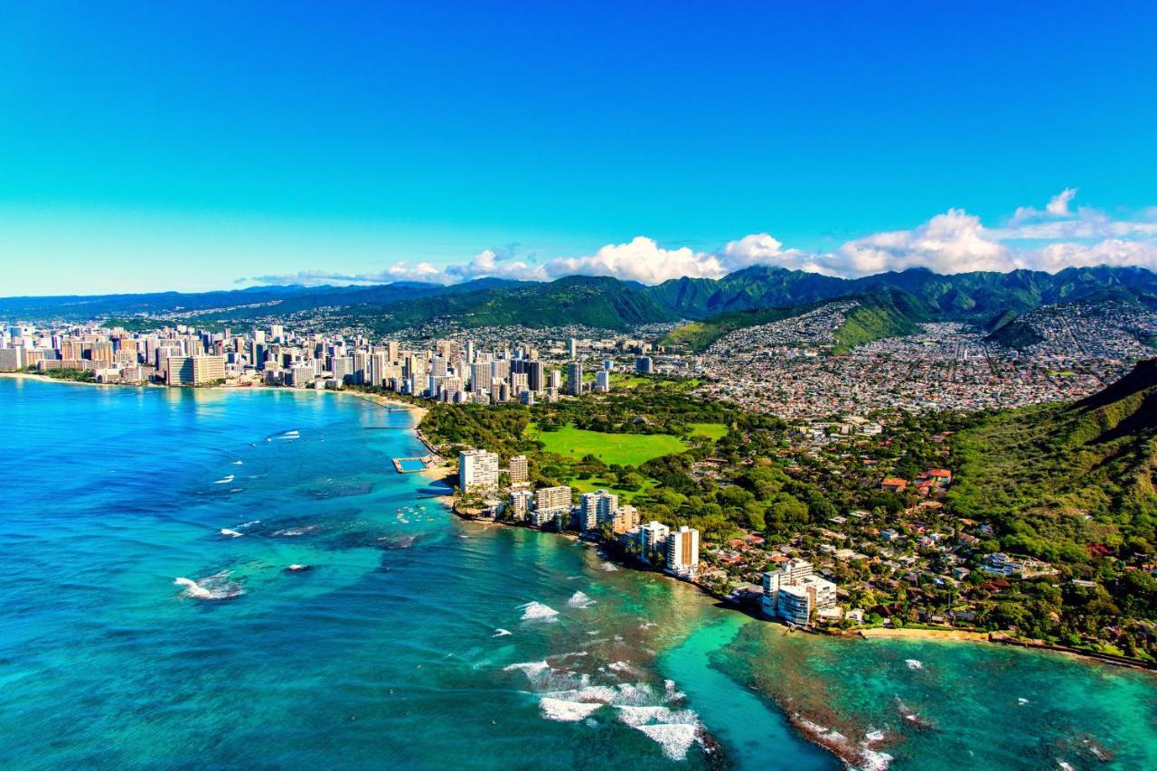 Ilikai * Honolulu