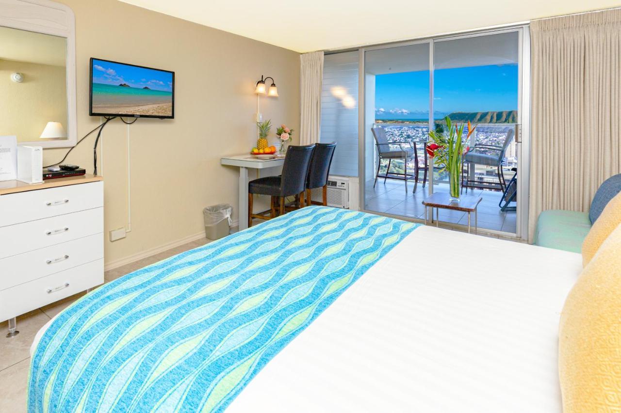 Ocean & Diamond Head View At Waikiki *