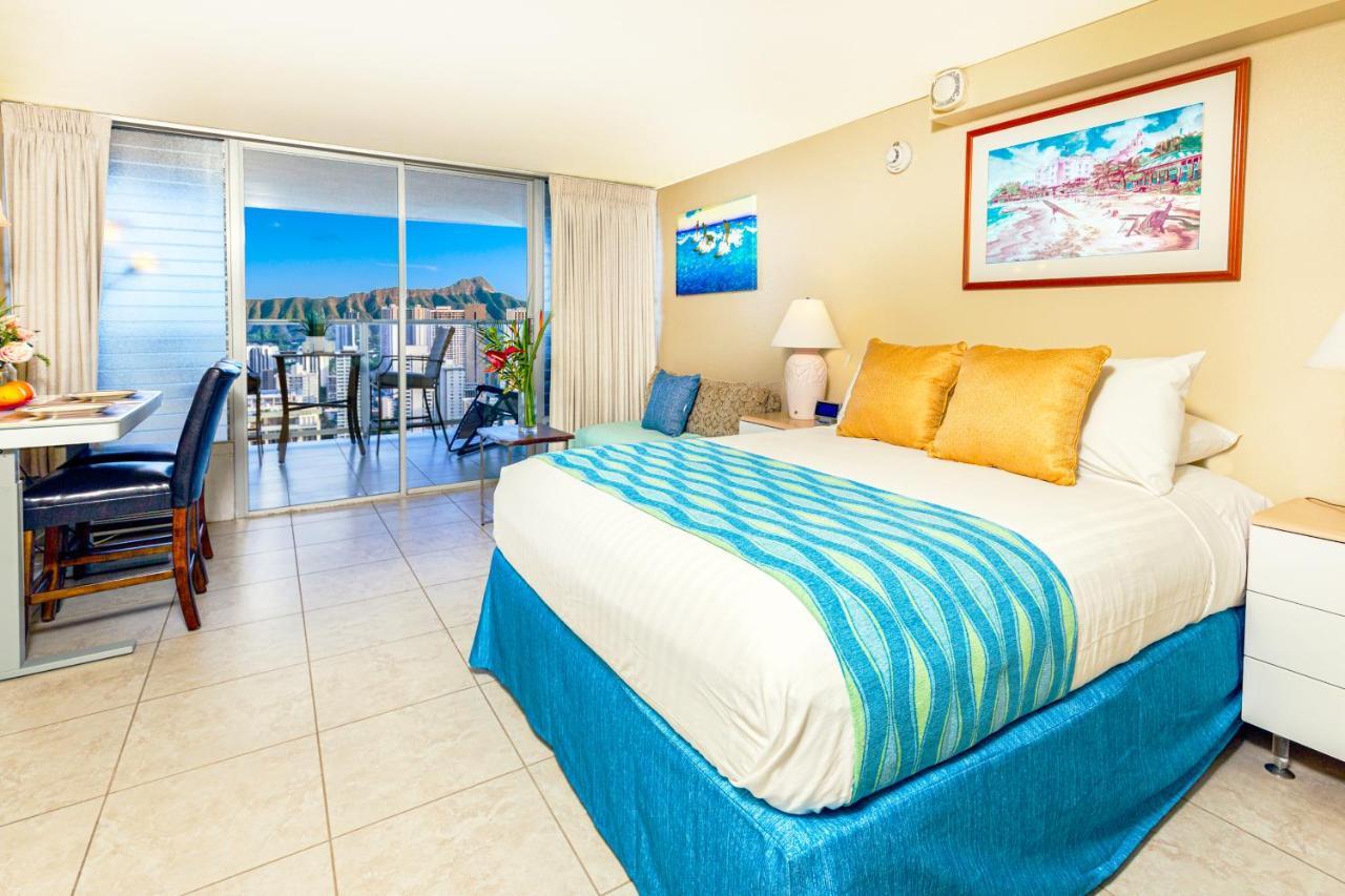 Ocean & Diamond Head View At Waikiki Honolulu