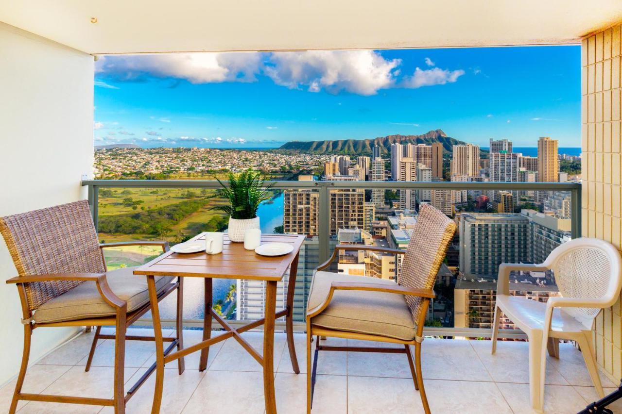 Ocean & Diamond Head View At Waikiki Apartment Honolulu