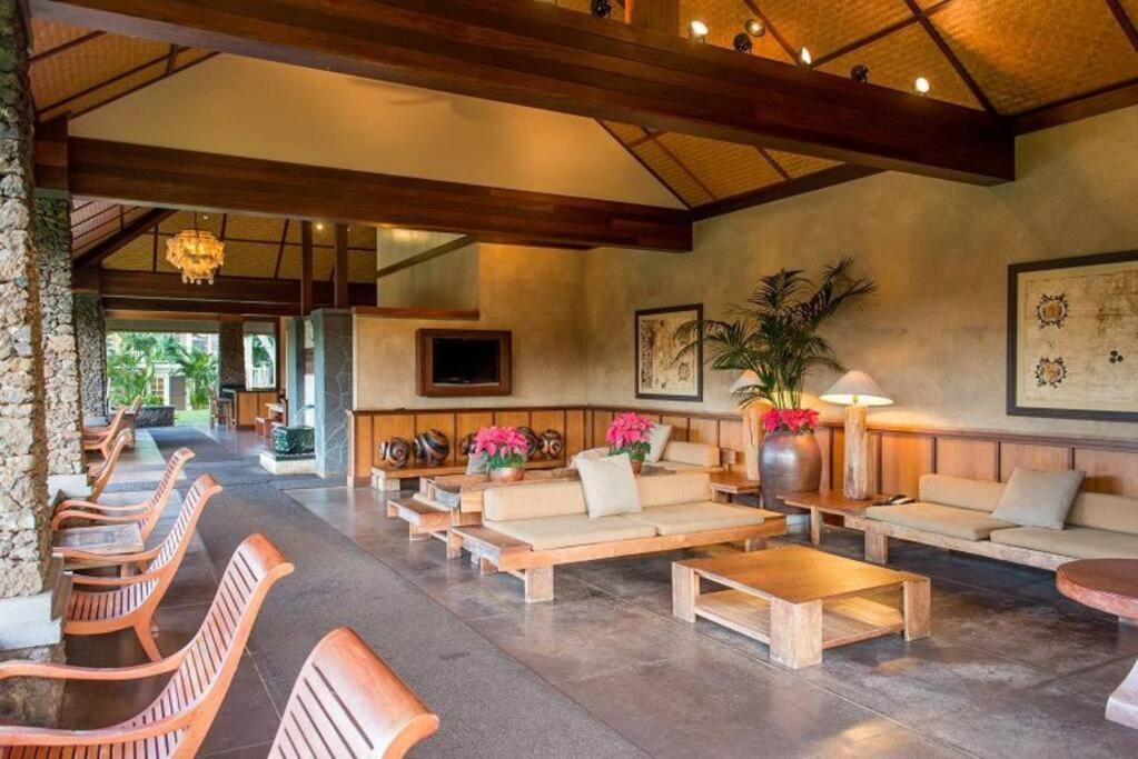 Gorgeous 2 Blocks From The Heart Of Maui Apartment