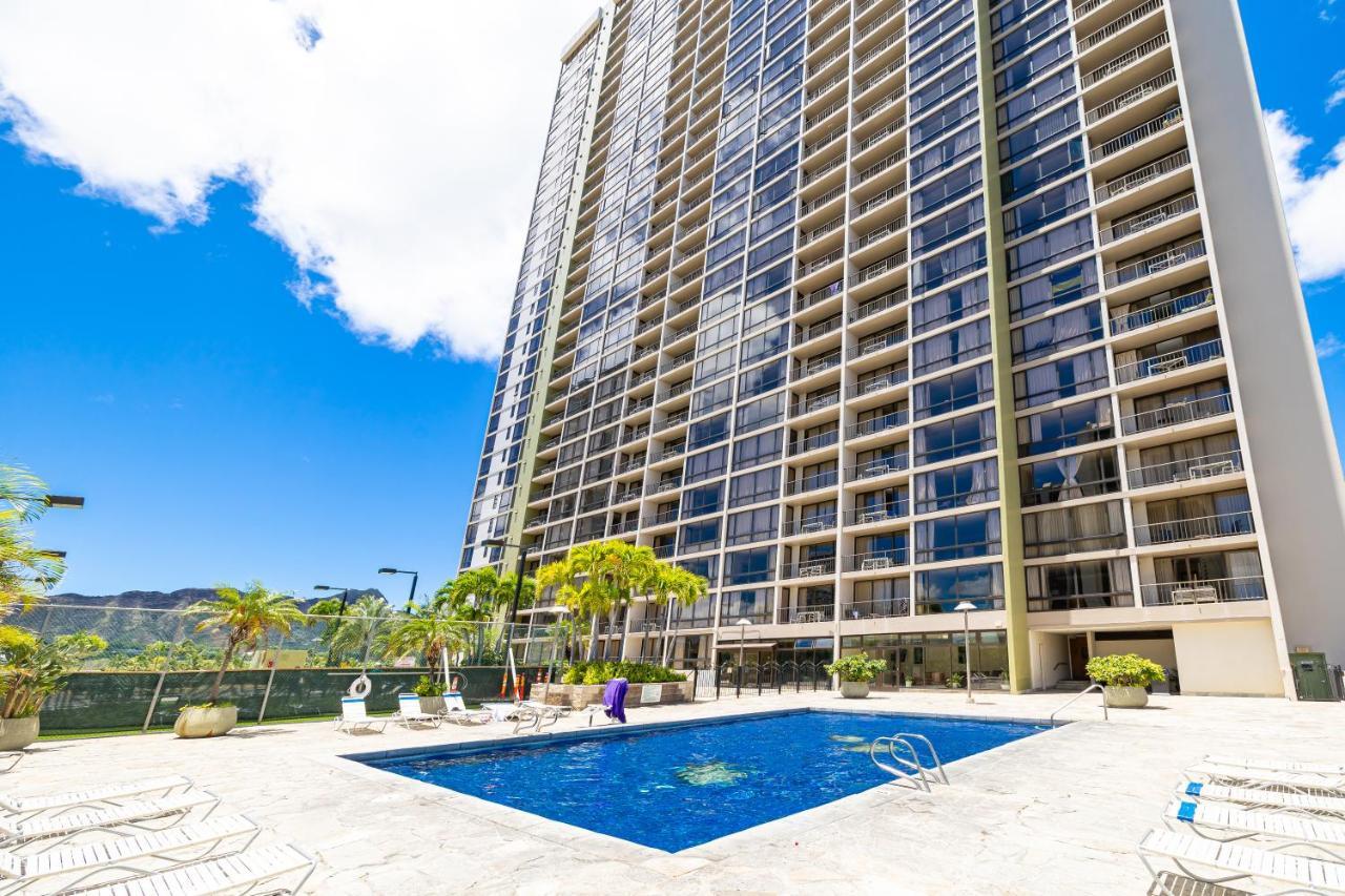 Waikiki Sunset Mountain View Near With Parking Apartment