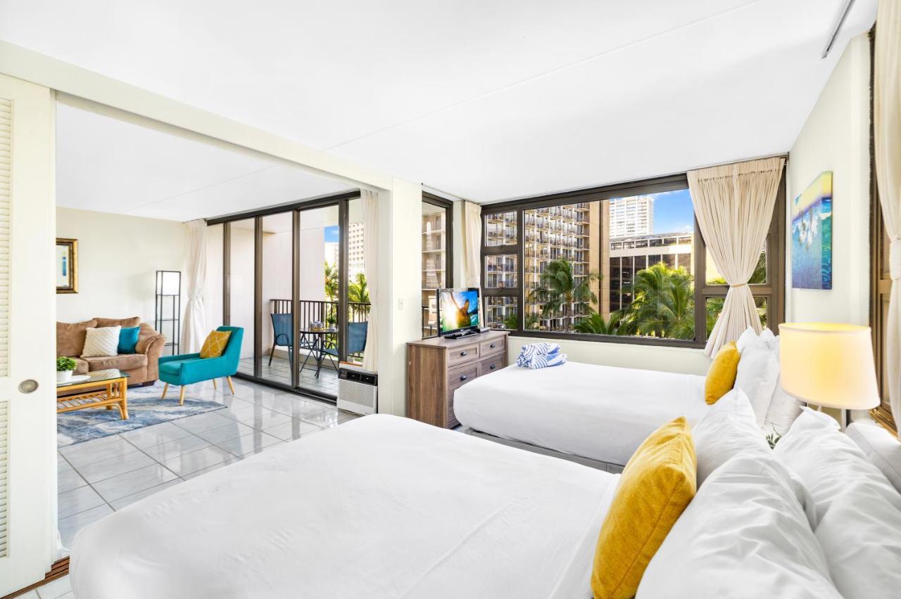Apartment Waikiki Banyan Oasis With Partial Ocean View, 1-block To Beach, Free Parking *