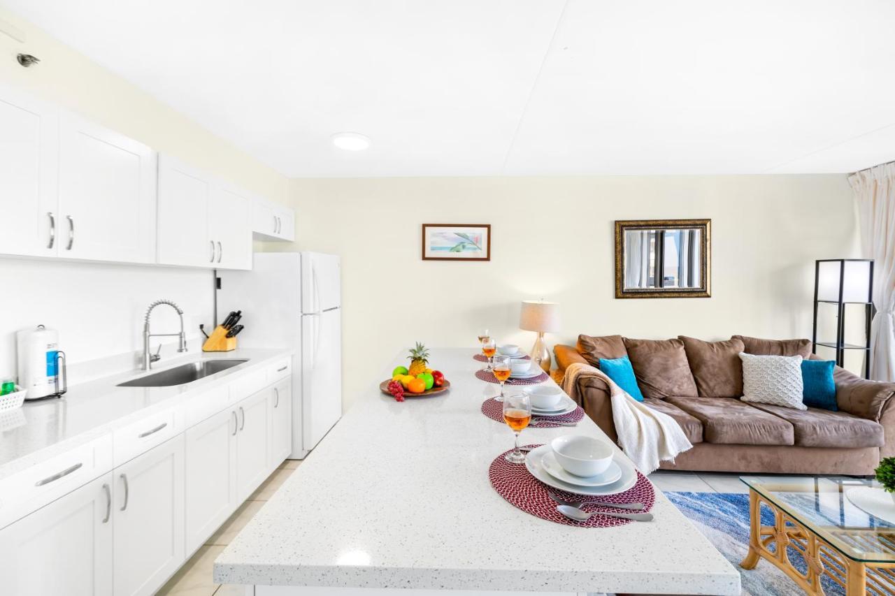 Apartment Waikiki Banyan Oasis With Partial Ocean View, 1-block To Beach, Free Parking Honolulu