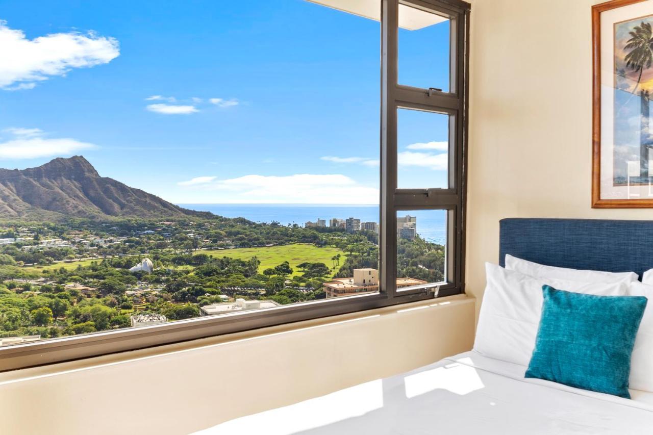 Apartment Upscale Penthouse With Ocean Views & Free Parking! Honolulu