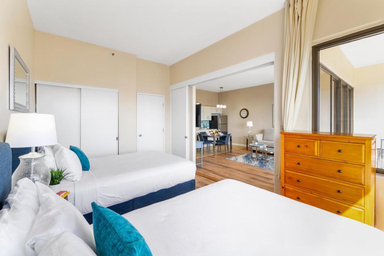 Upscale Penthouse With Ocean Views & Free Parking! Apartment *