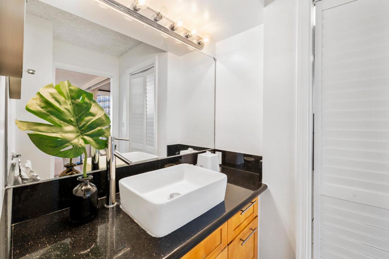 Aloha Getaway, Ocean View Near Waikiki With Free Parking