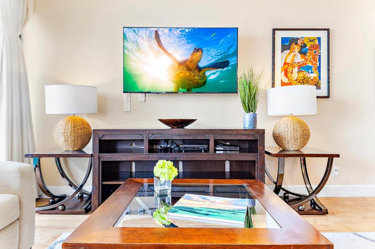Waikiki Banyan 1br With Great Ocean Views, Steps To & Parking! *