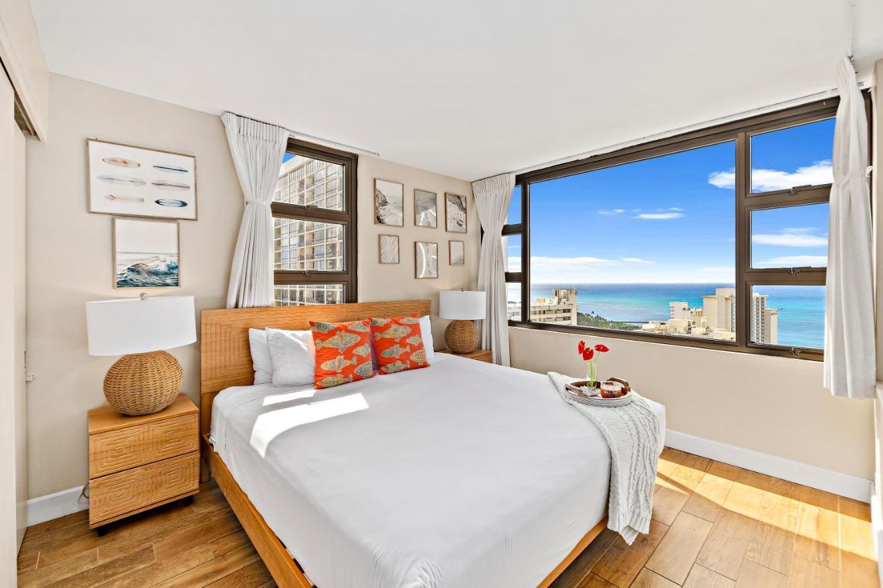 Apartment Waikiki Banyan 1br With Great Ocean Views, Steps To & Parking!