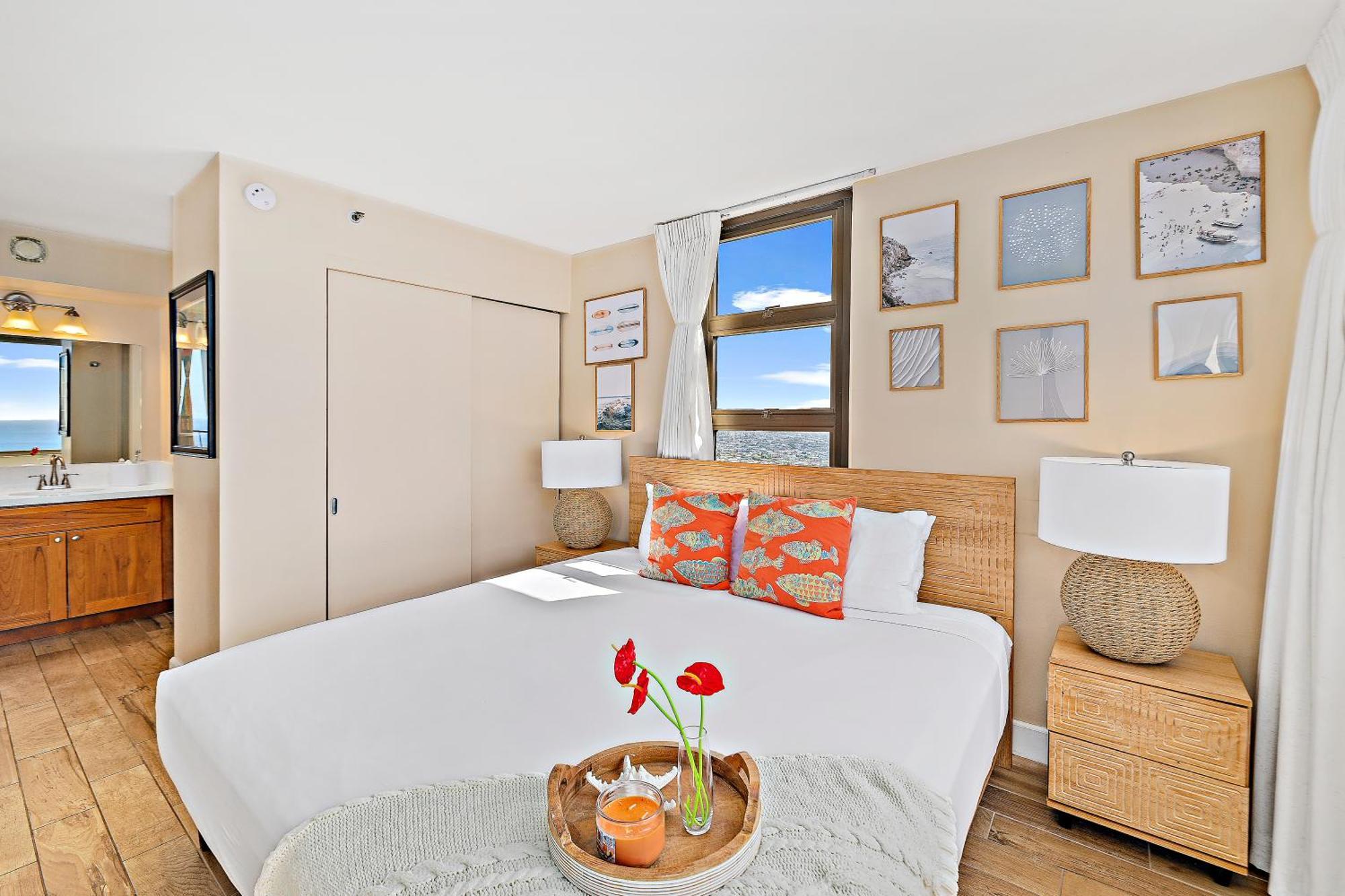 Waikiki Banyan 1br With Great Ocean Views, Steps To & Parking! Apartment Honolulu