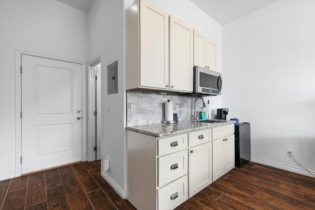 Unit 15 Maui Ohana Modern Apartment Wailuku